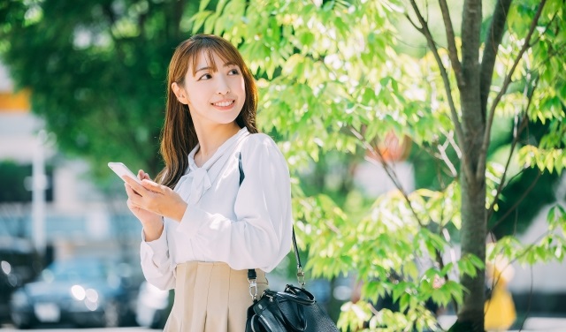 AMN、SNSのクチコミが生活者の購入・来店に与える影響を調査