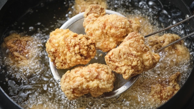 日清オイリオ、’22 外食に関する調査「ココロも満たされる外食」