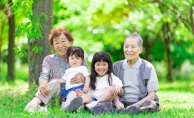 ソニー生命、全国50～79 歳 シニア男女1,000 名「生活意識調査2022」