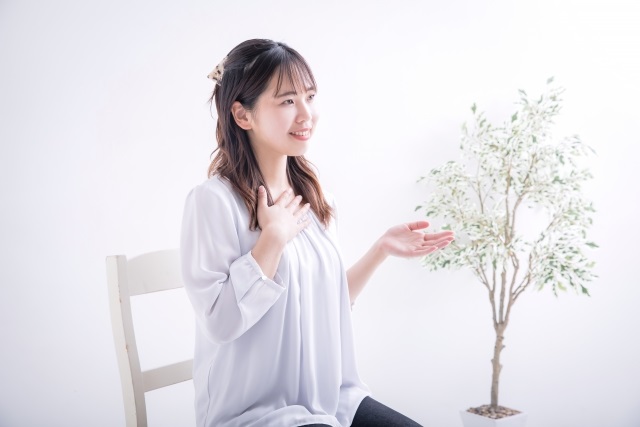インタビュー調査｜マーケティングリサーチ用語（定性調査）
