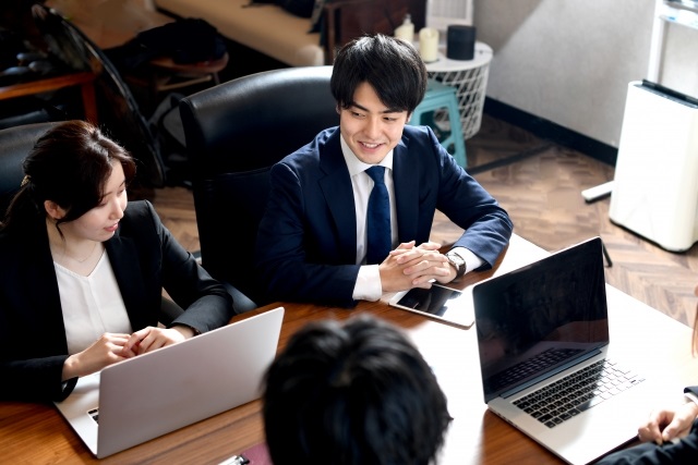 マーケティングリサーチに従事する人々