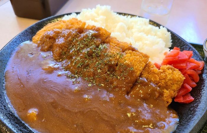 カレーに合うトッピング。２位はトンカツ、１位は？